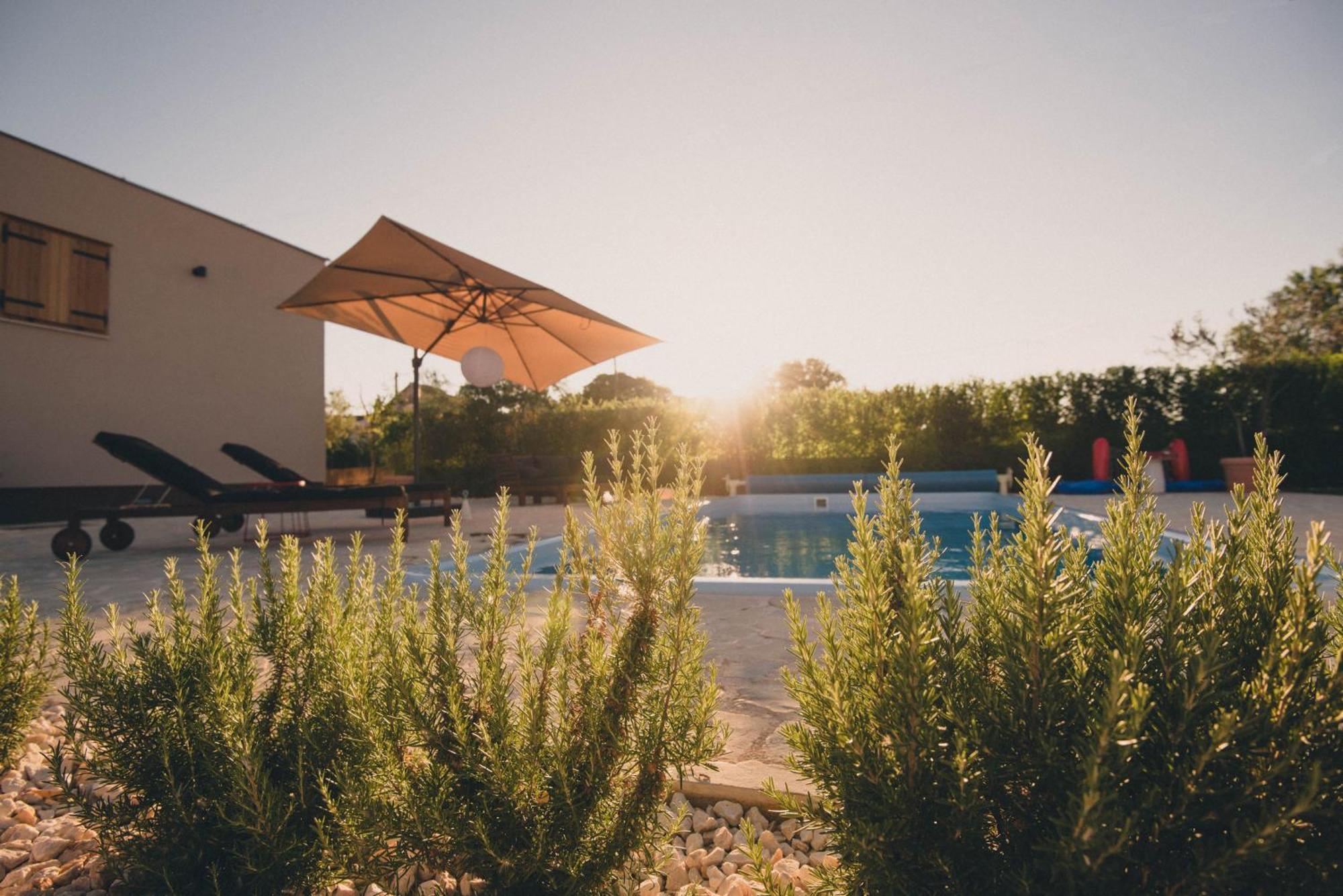 Cozy Country Home With Heated Outdoor Pool Шибеник Экстерьер фото